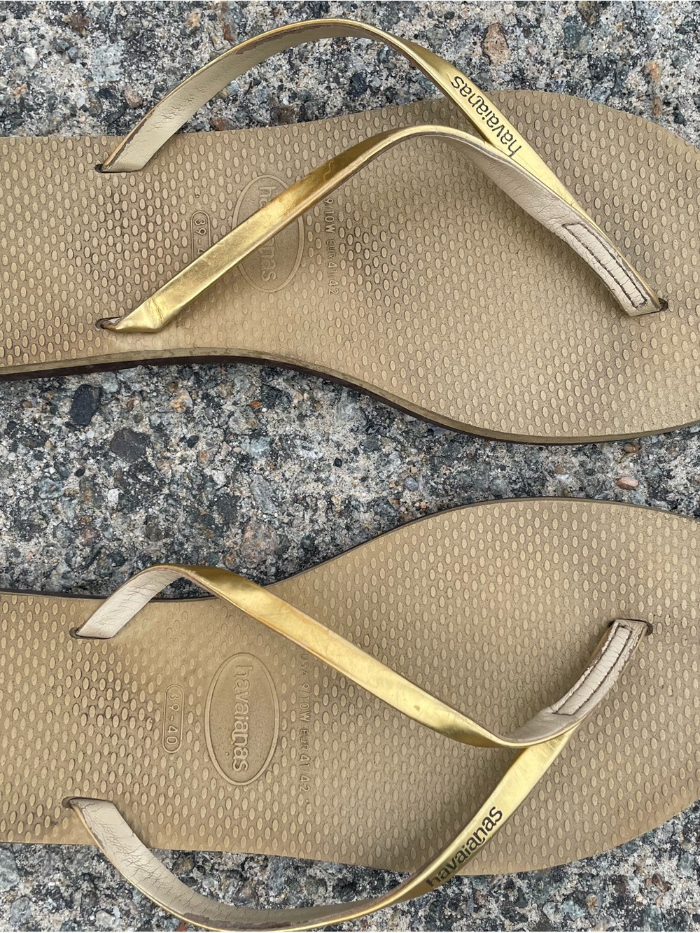 Havaianas Metallic Gold Slim Strap Sandals